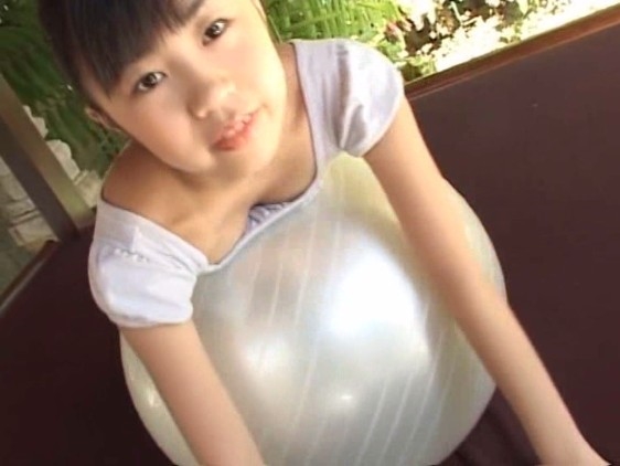 【過激ジュニアアイドル】バナナ娘 美月りん
